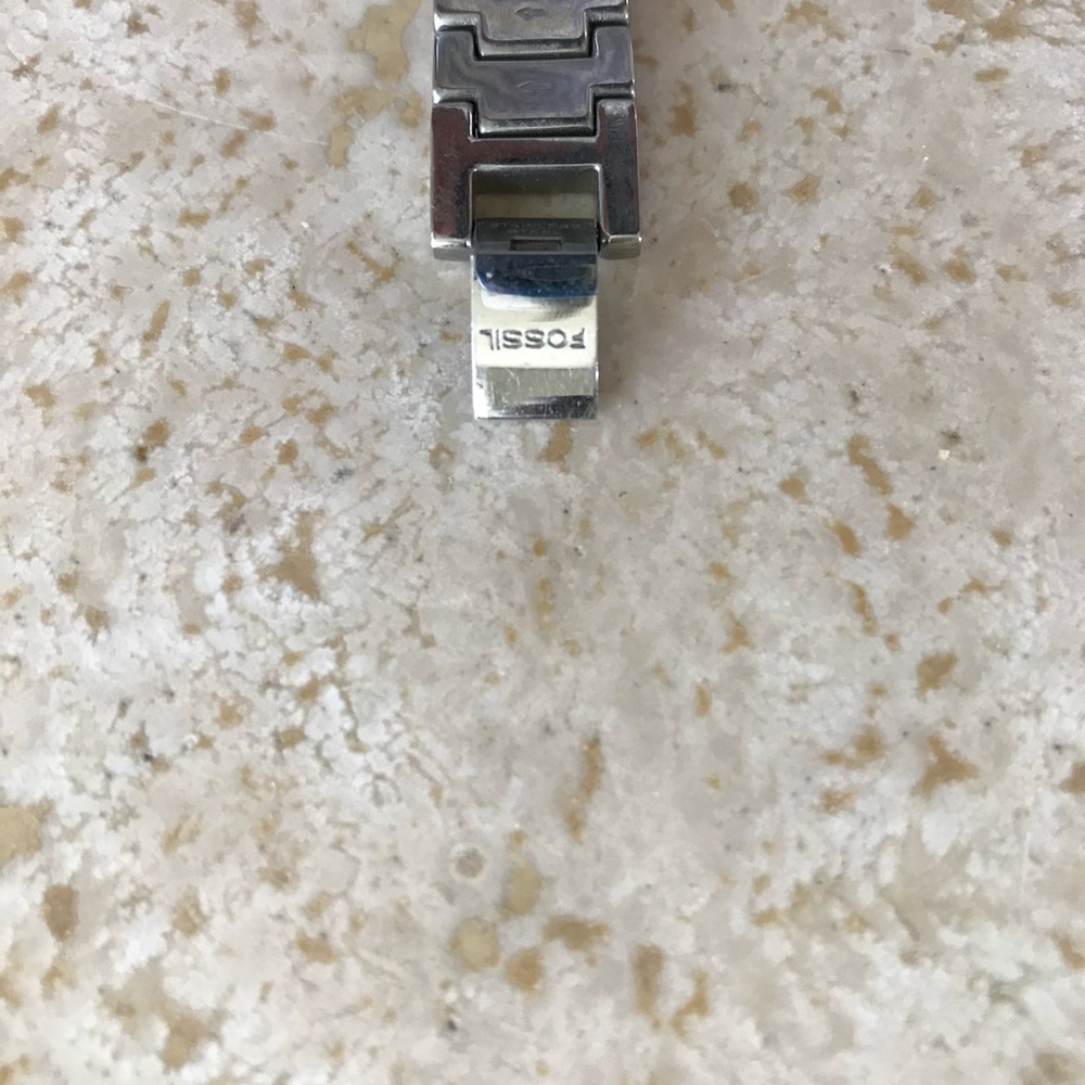 GORGEOUS FOSSIL STAINLESS STEEL WATCH - Picture 5 of 10